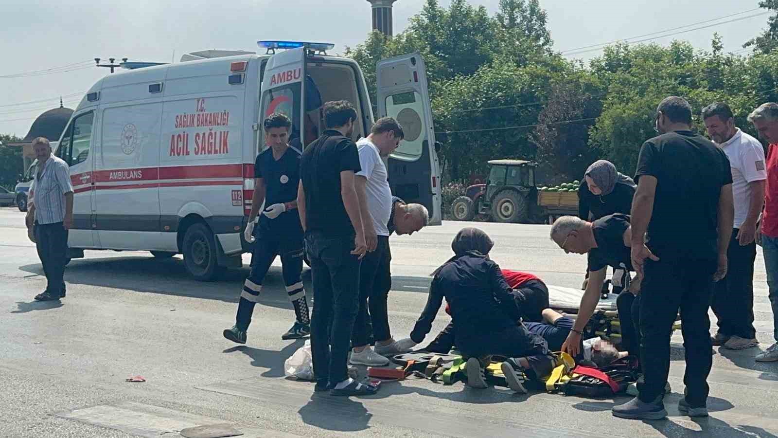 D-100’de hafif ticari araç ile elektrikli bisiklet çarpıştı: 1 yaralı