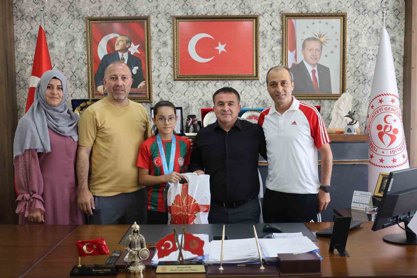 Zümra Ağdağ’dan Türkiye ikincisi oldu