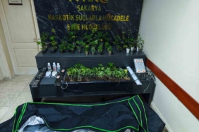 Polisten 3 ayrı uyuşturucu operasyonu: 5 gözaltı