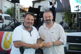 Keremköy Festivali’nde engelli gazeteciye plaket