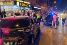 Alkollü sürücü makas atarken kaza yaptı: 2 yaralı