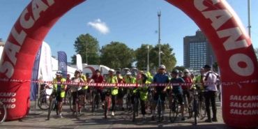 15 Temmuz kutlamalarında 500 sporcu bisikletle boğaz köprüsünü geçti