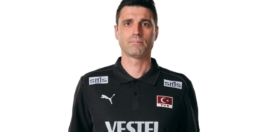 A Milli Erkek Voleybol Takımı’nda başantrenör Umut Çakır ile yollar ayrıldı