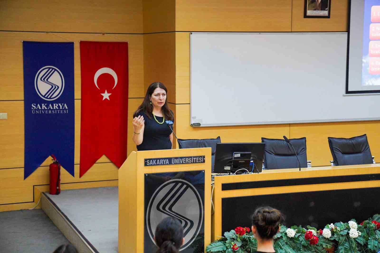 SAÜ’de TÜBİTAK bursları ve yurt dışı akademik deneyimleri ele alındı