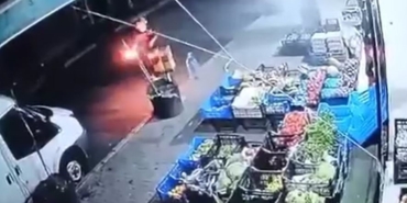 Küçükçekmece’de markete molotoflu saldırı