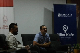 Yapay zekanın eğitimcilerin yerini alma ihtimali SAÜ’de konuşuldu