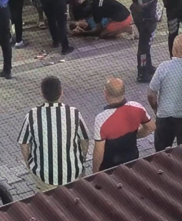 Esenyurt’ta kadın kasiyerle ile müşteri tartıştı, eşinin de dahil olmasıyla ortalık karıştı