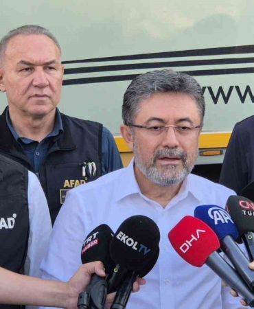 Bakanı Yumaklı: "Şarköy’deki yangında 22 kişi hastanelik oldu, bin 320 kişi tahliye edildi"