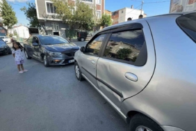 Arnavutköy’de zincirleme kaza: Çocuk iki araç arasında sıkışarak yaralandı