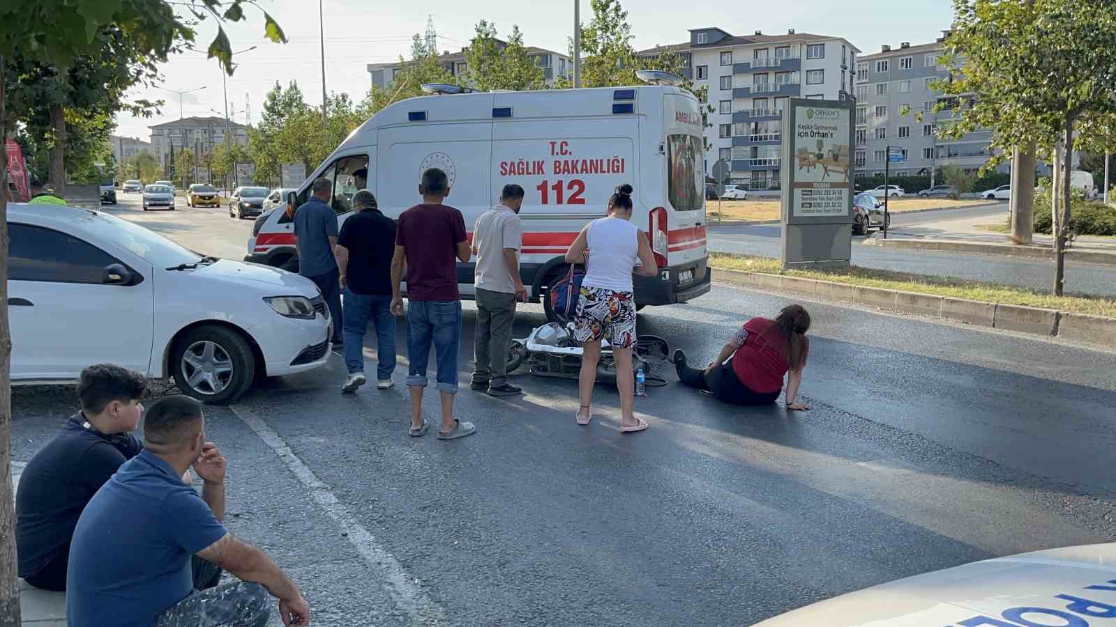 Ters yönde seyreden bisikletli motosikletle çarpıştı: 1 yaralı