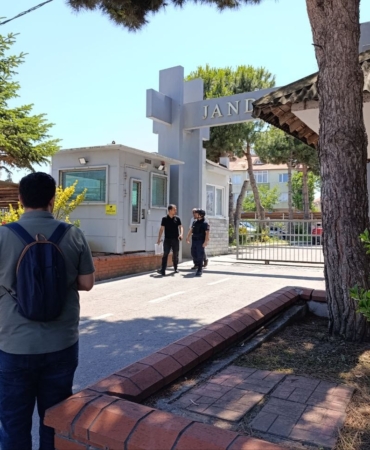 Satın aldıkları araçları teslim alamayan mağdurlar konuştu