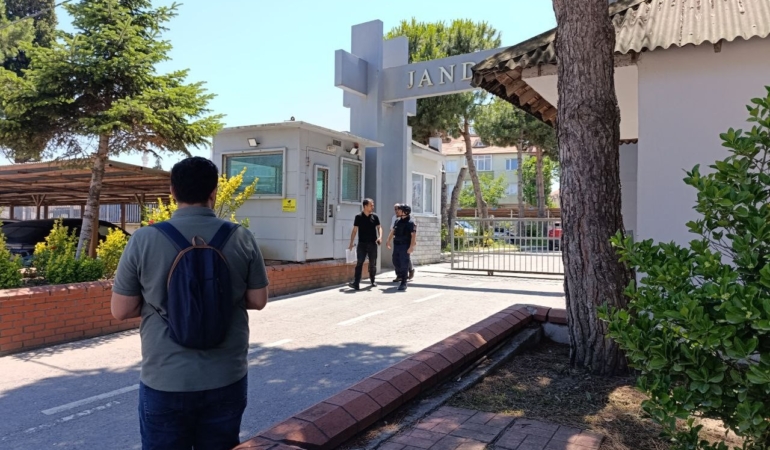 Satın aldıkları araçları teslim alamayan mağdurlar konuştu