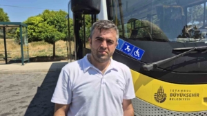 Beylikdüzü’nde İETT şoförü, fenalaşan yolcusunu hastaneye yetiştirdi