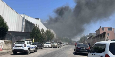 Plastik varil fabrikasında korkutan yangın