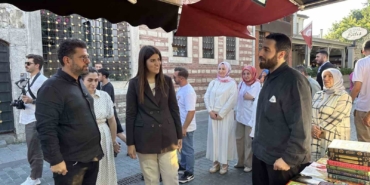 Milletvekili Ayaydın, Eyüpsultan’da aşure dağıttı: "Paylaştıkça birliğimiz güçleniyor"