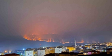 Bilecik’teki yangında alevler ilçe merkezine doğru ilerliyor