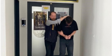 Kocaeli’de 115 yıl hapis cezasıyla aranan dolandırıcı yakalandı