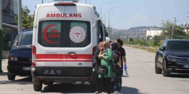 Depremden dakikalar sonra korku dolu anlar, fabrika tavanı çöktü: Göçük altında kalan 3 kişi yaralandı