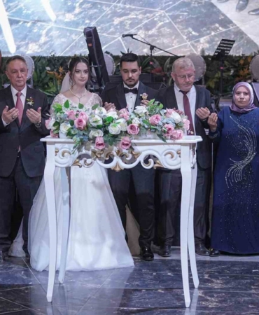 Bursa’da siyaset ve iş dünyasını buluşturan düğün