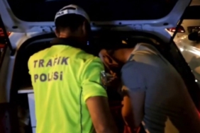 Pendik’te yolu kapatıp dans eden şahıslara para cezası