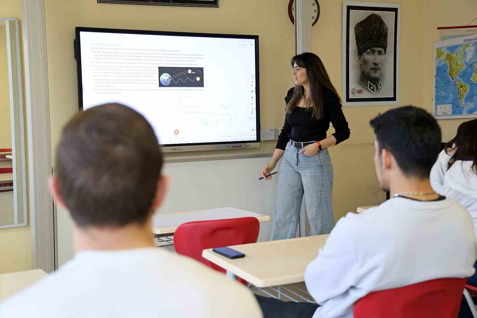 "Ata Akademi" ile eğitim artık her an her yerden ulaşılabilir olacak