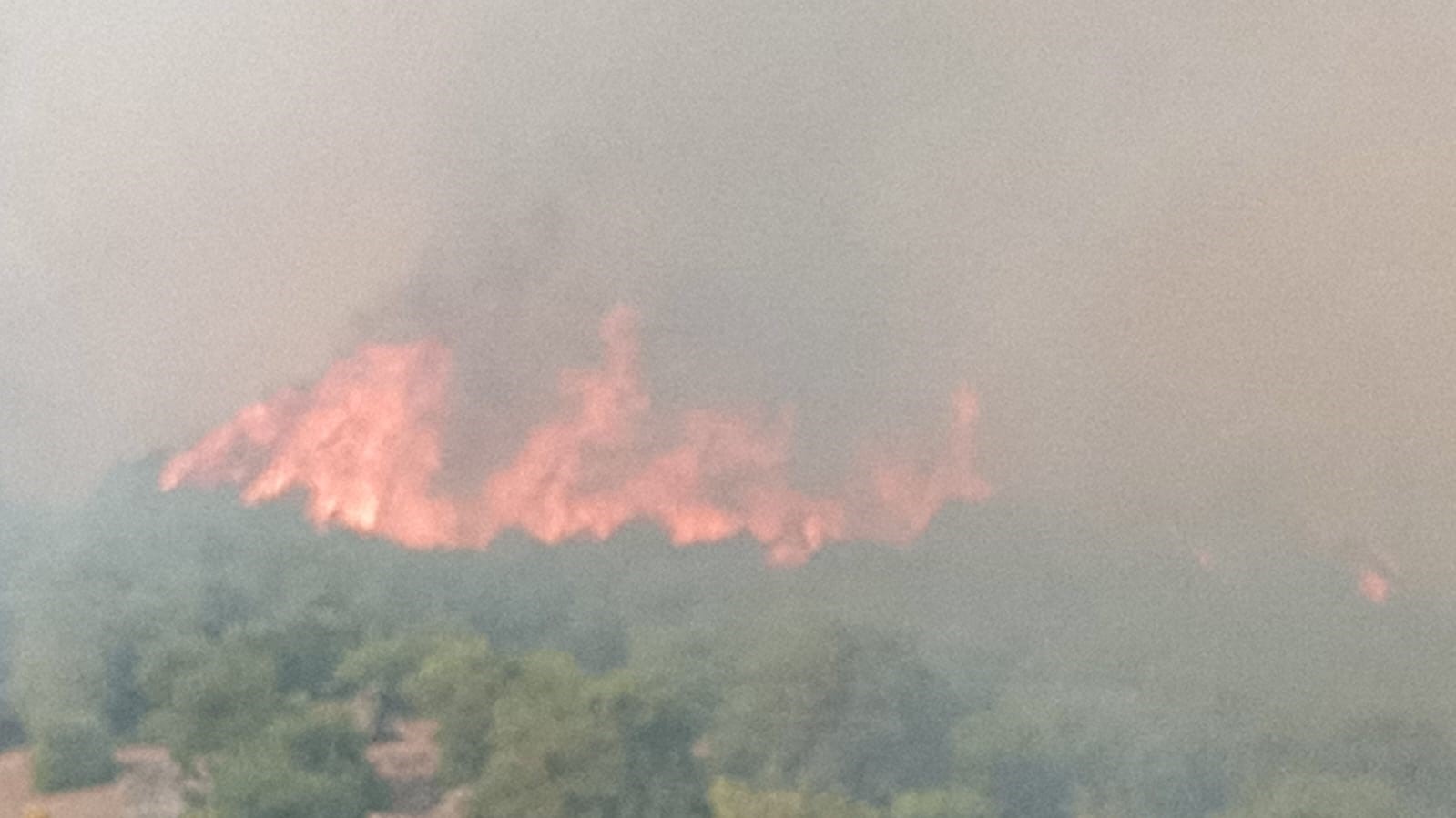 Bursa-Balıkesir sınırında orman yangını: Köy tahliye edildi, ekipler seferber oldu