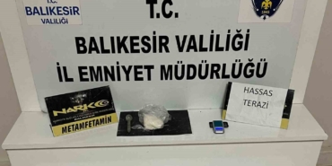 Balıkesir’de uyuşturucu taciri 3 kişi tutuklandı