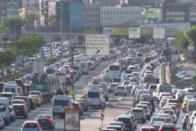 İstanbul’da haftanın ilk mesai gününde trafik yoğunluğu yaşanıyor
