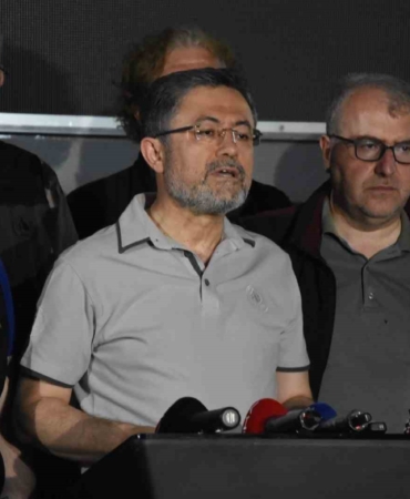Tarım ve Orman Bakanı Yumaklı: "Bugün Türkiye’de başlayan 3 yangınımız var"