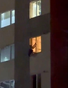 Beylikdüzü’nde bir kadın, kızına intihar mesajı atıp kendisini camdan aşağıya attı