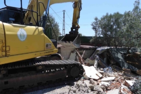 Çanakkale’de 21 kaçak yapı yıkıldı
