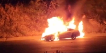 Tekirdağ’da seyir halindeki otomobil alev alev yandı