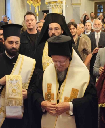 Bozcaada’da 156 yıllık tarihi Meryem Ana Kilisesi yeniden ibadete açıldı