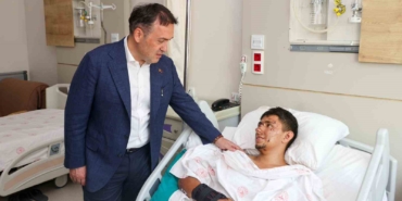 Vali Sözer’den hastaneye moral ziyareti