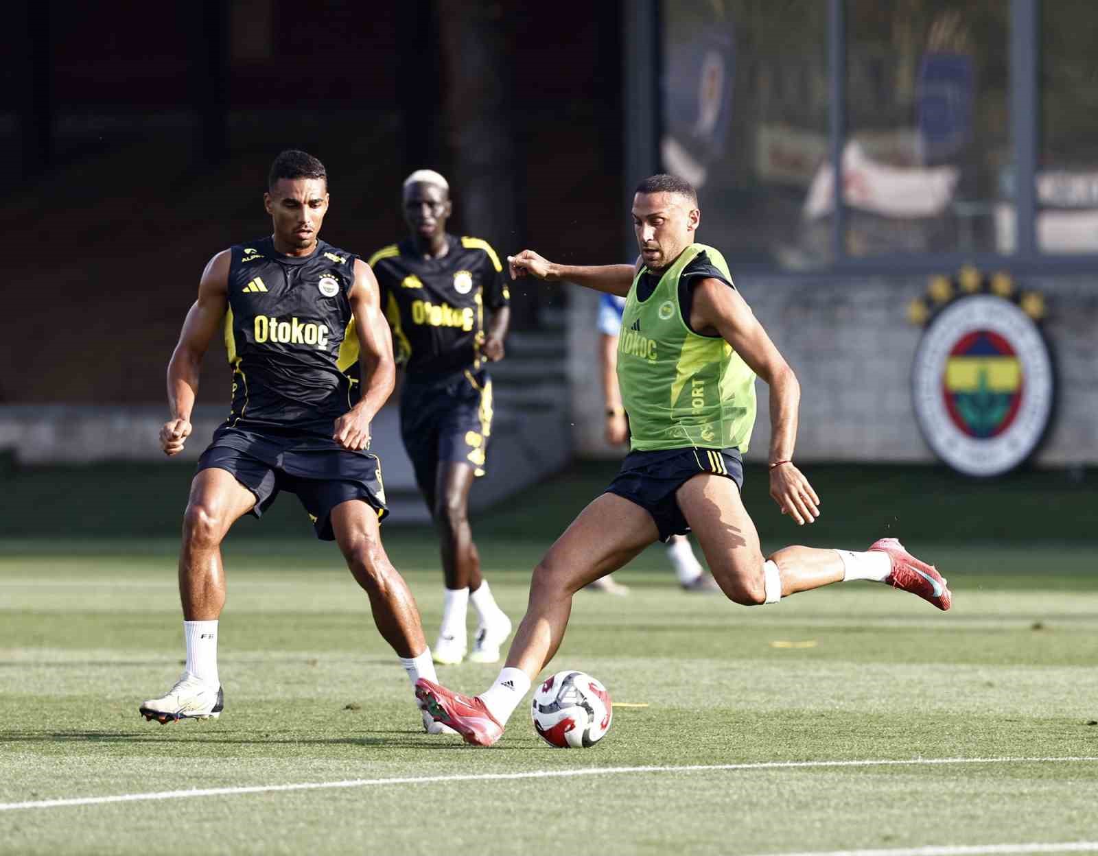Fenerbahçe, hazırlıklarına Samandıra’da devam etti
