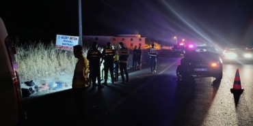 Duble yolda feci kaza: Yolun karşısına geçerken canından oldu