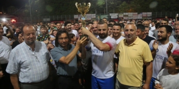 Gölcük’teki Köyler Arası Futbol Turnuvası’nın şampiyonu Mamuriye oldu