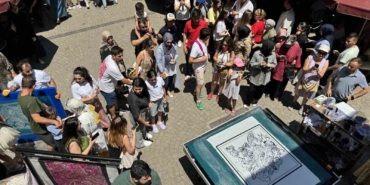 Kozahan’daki ipek baskı şovu izleyenleri büyüledi