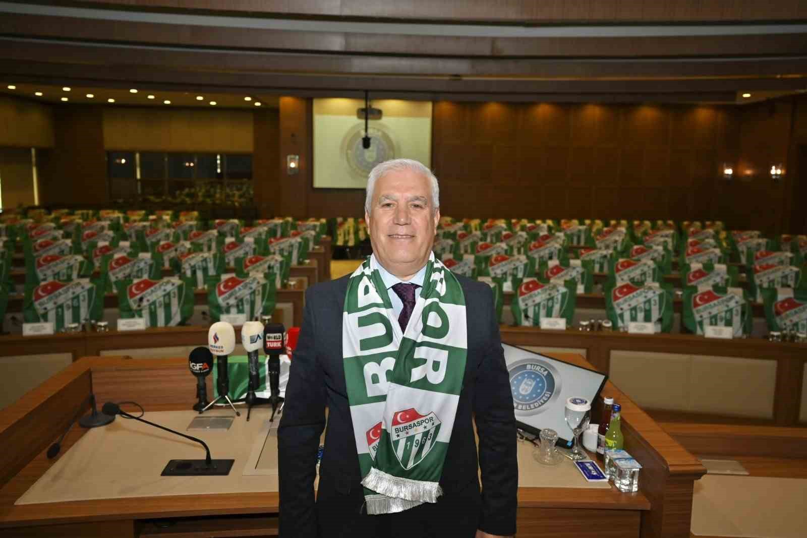 Bursaspor taraftarından, Mustafa Bozbey’e teşekkür yağmuru