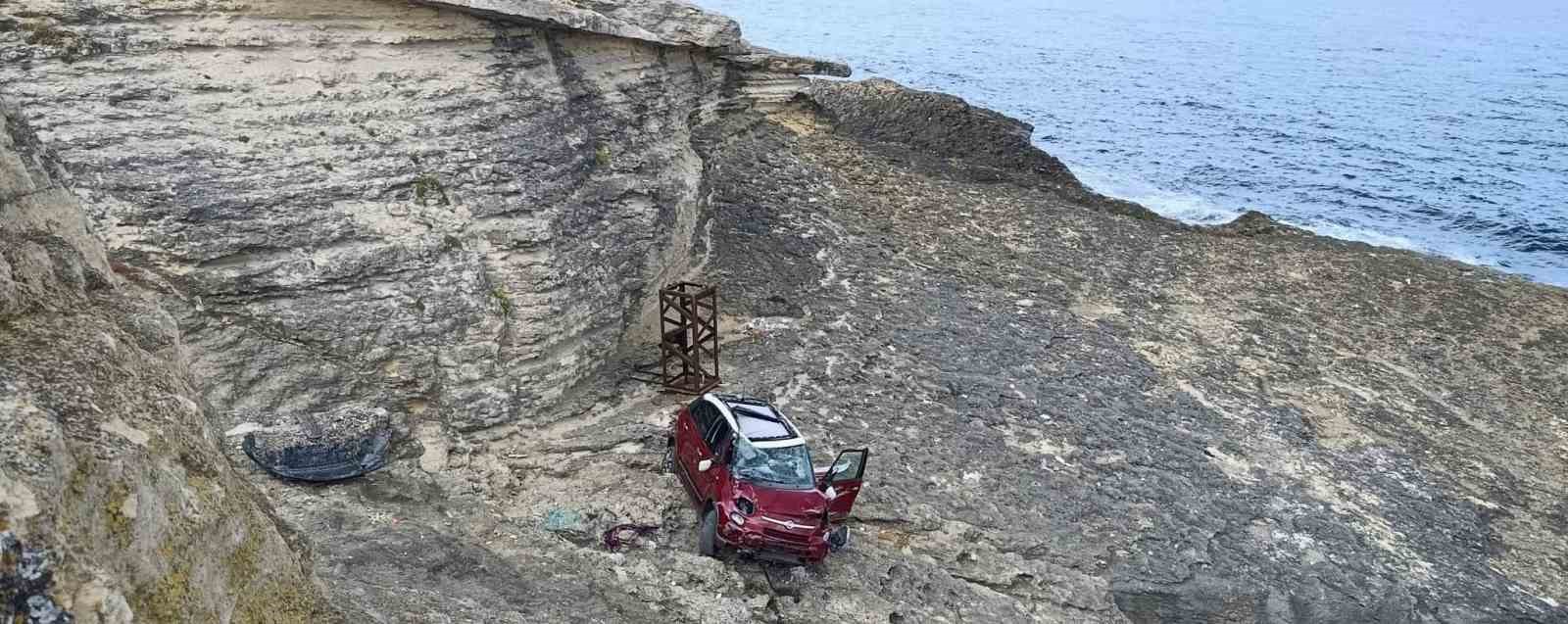 El frenini çekmeyi unutunca Pembe Kayalar’dan uçtular