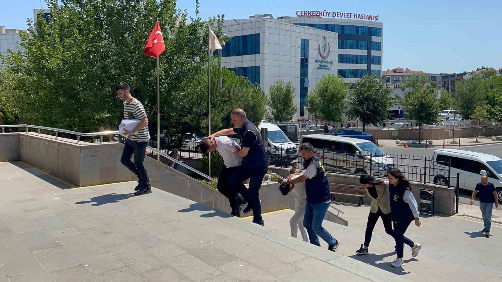 Sahte basın kartıyla dolandırıcılığa 3 gözaltı