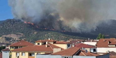 Bilecik’te kısmen kontrol altına alınan yangın yeniden alevlendi