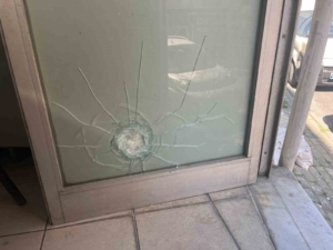 Avcılar’da sokakta başlayan tartışma kıraathanede son buldu