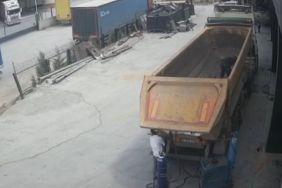 Tır şoförünü hayattan koparan korkunç olay kamerada