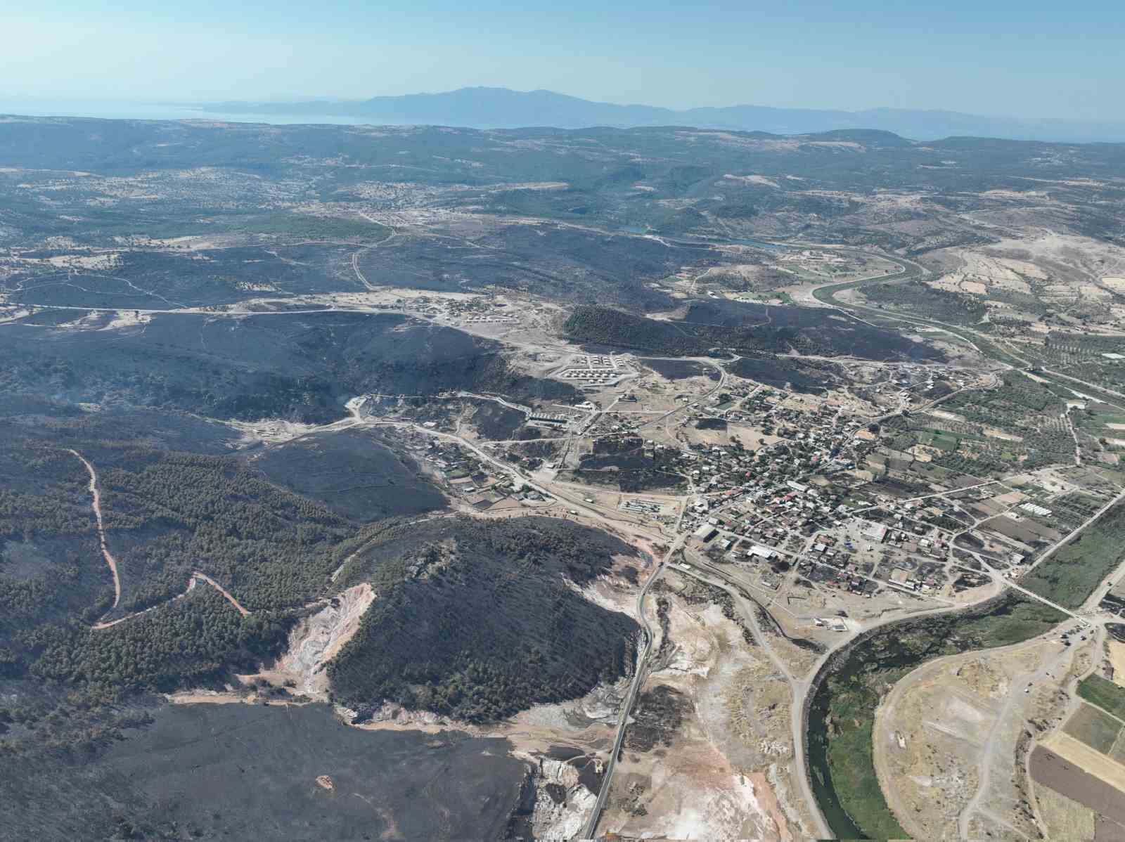 Ayvacık’ta yangın 21 saatin ardından kontrol altına alındı