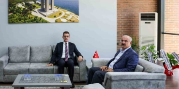 Çanakkale Valisi Toraman, Ezine Kaymakamı Kaptanoğlu ile bir araya geldi