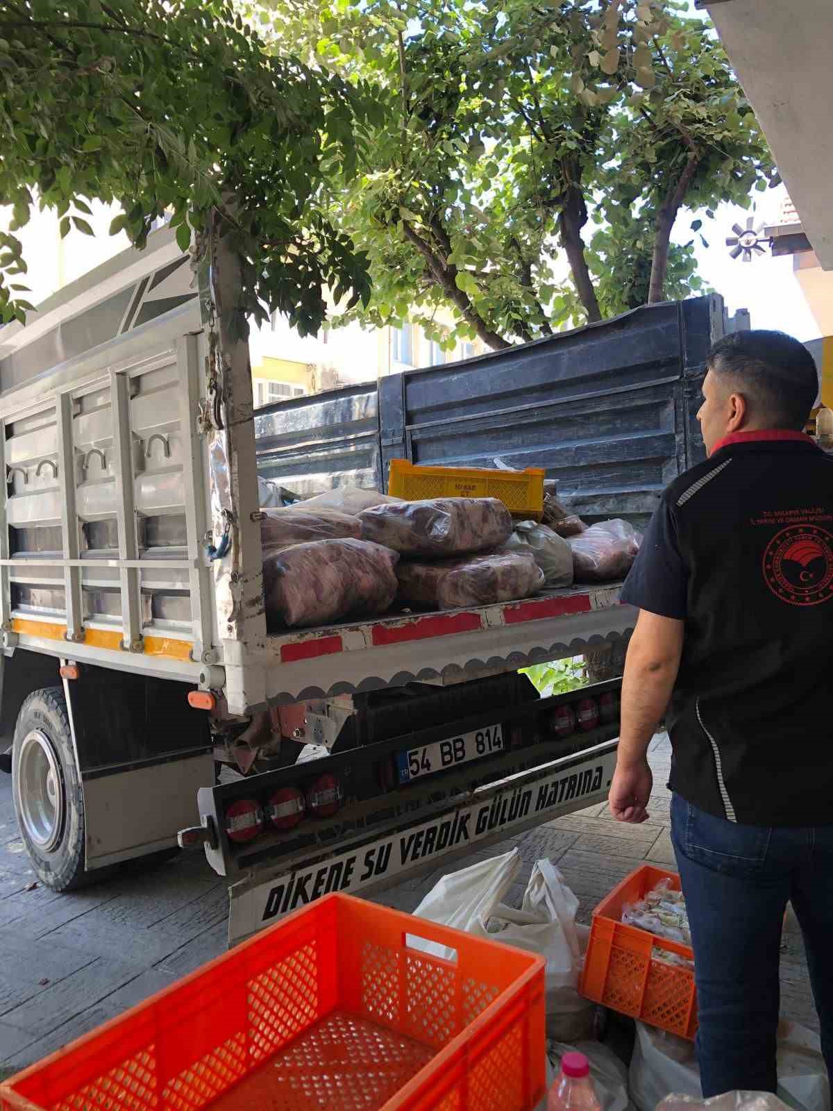 Deponun ardındaki tehlike: 2 ton kaçak et ve süt ürünü ele geçirildi