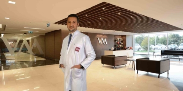 "Retina hastalıklarında vitrektomi cerrahisi görmeyi yeniden kazandırabilir"