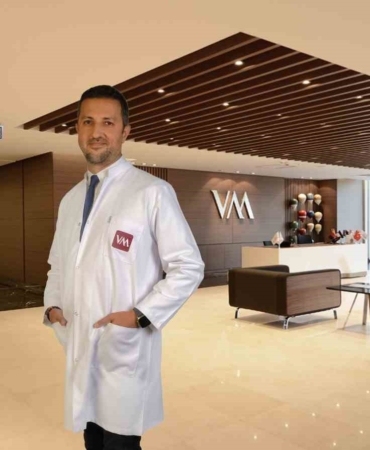 "Retina hastalıklarında vitrektomi cerrahisi görmeyi yeniden kazandırabilir"