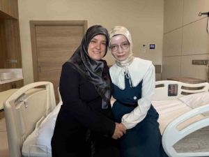 Doğuştan mimiklerini kullanamıyordu, 23 yıl sonra ilk kez gülümsedi: "Ülkemizde bir ilk olma özelliği taşıyor"